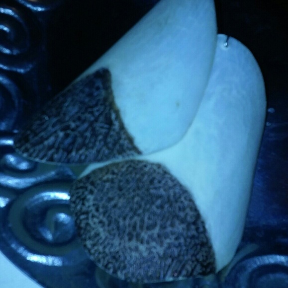 Capiz Shell Earrings (unique) - Picture 5 of 5